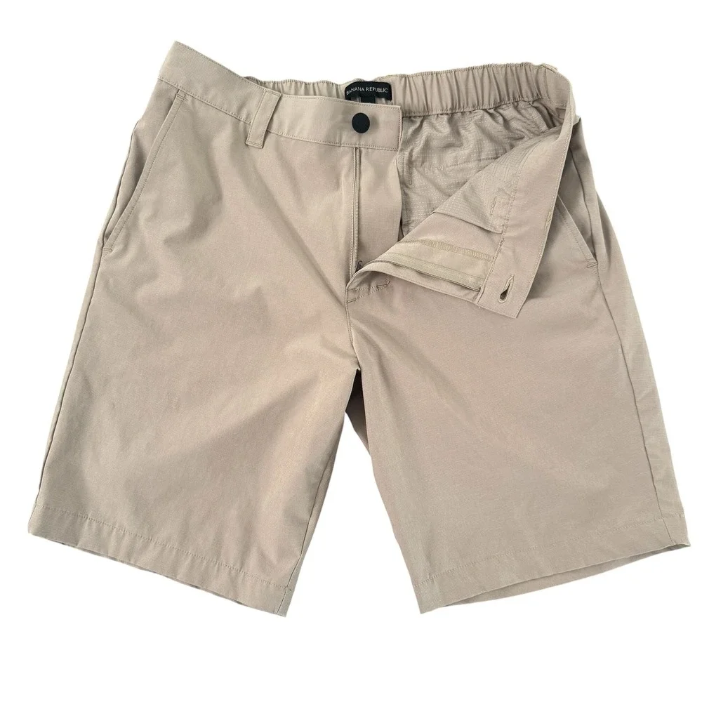 Banana Republic 32x9 Khaki Tan Performance Stretch Elastic Waist Men's Shorts